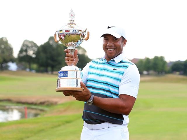 Jhonattan Vegas with the Canadian Open trophy